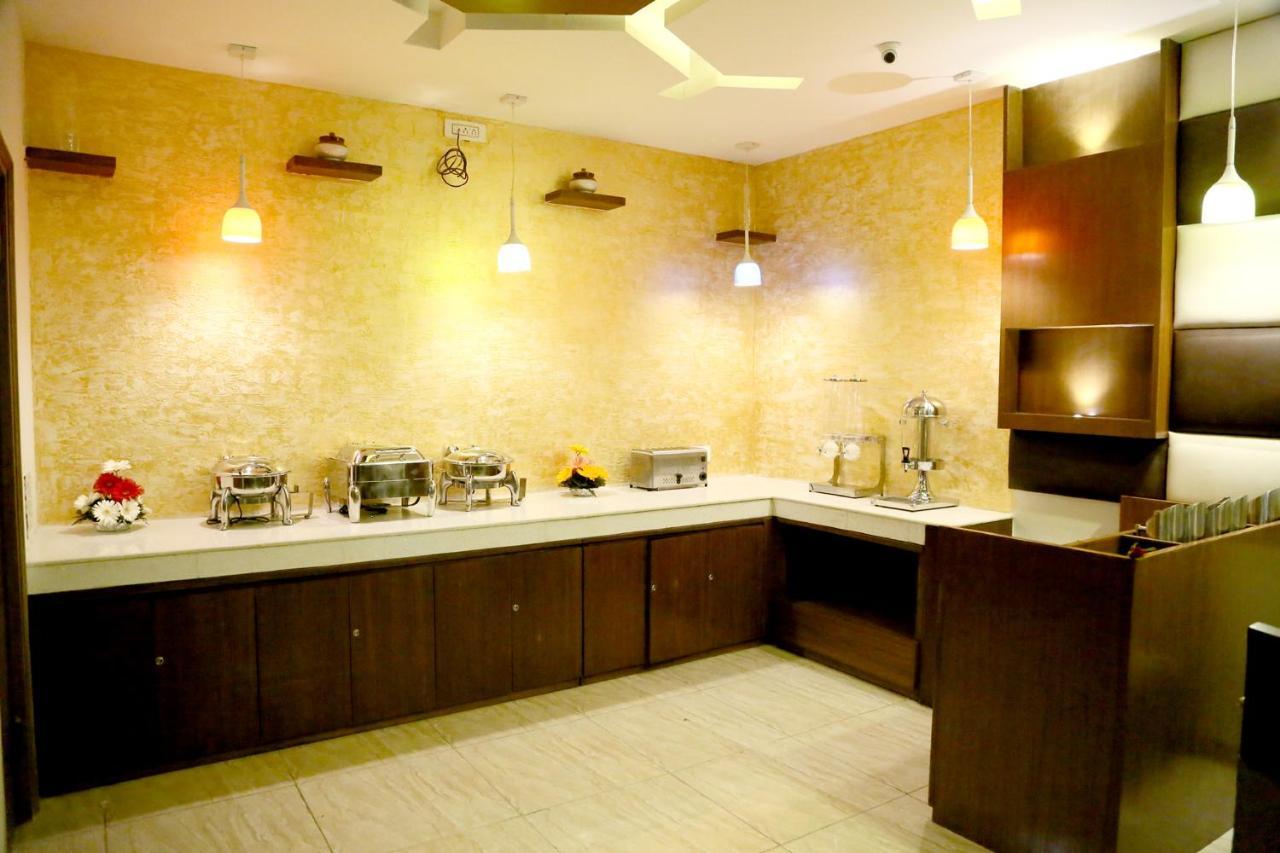 Hotel S C Residency Zirakpur Exterior foto