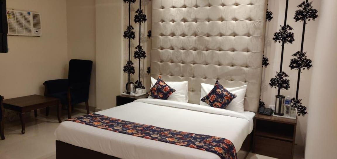 Hotel S C Residency Zirakpur Exterior foto