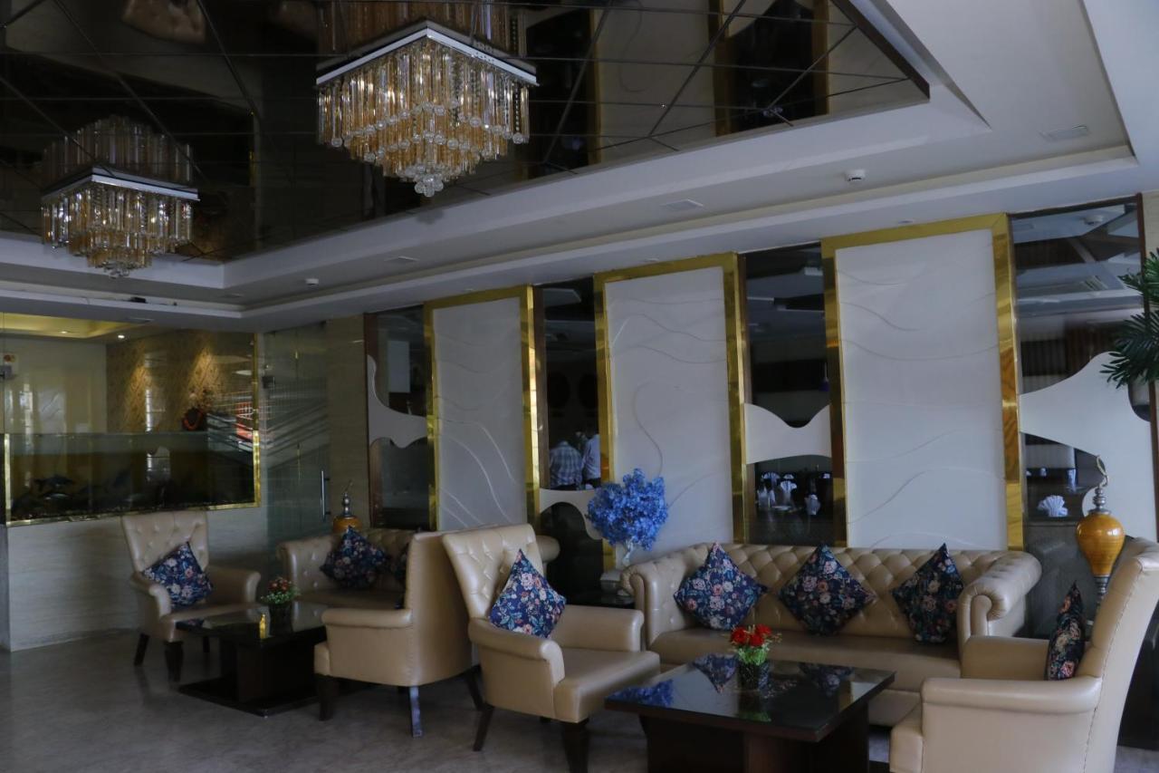 Hotel S C Residency Zirakpur Exterior foto