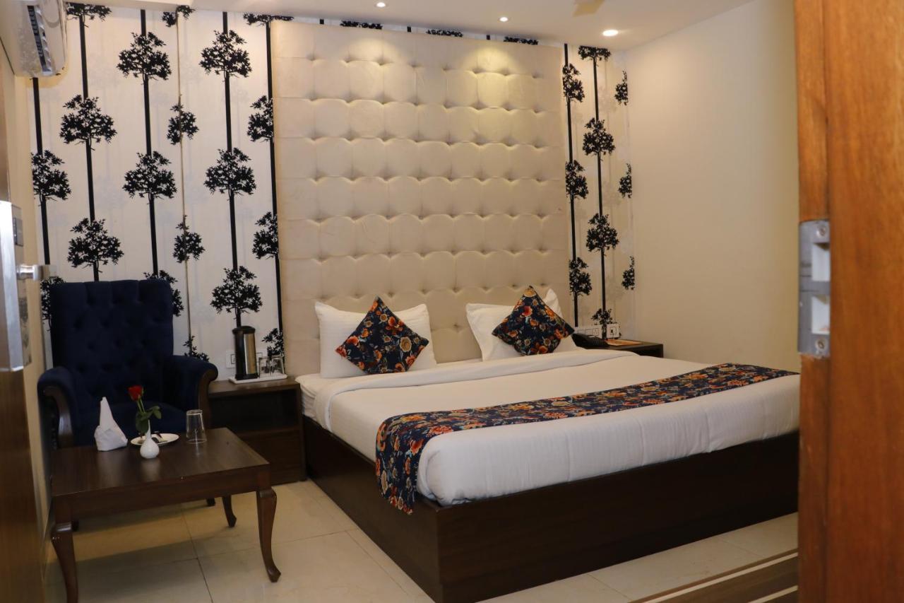 Hotel S C Residency Zirakpur Exterior foto