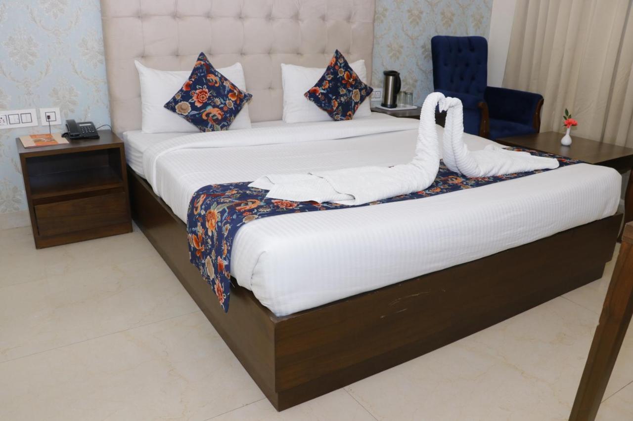 Hotel S C Residency Zirakpur Exterior foto