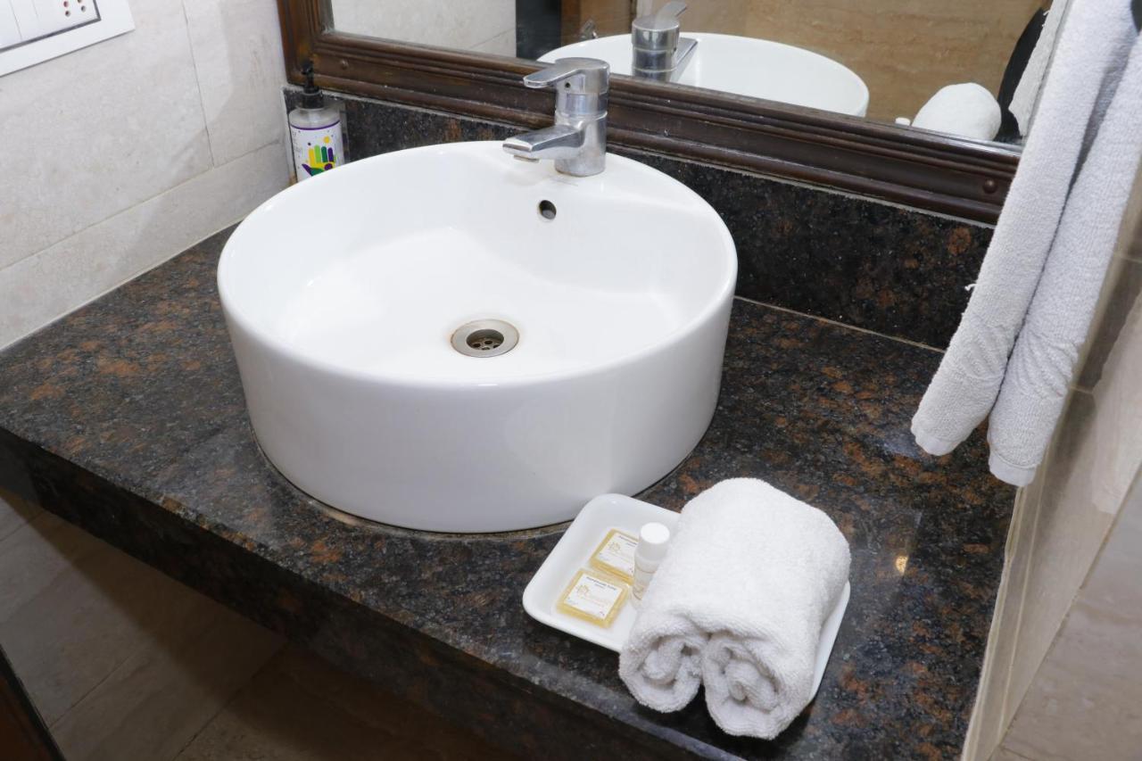 Hotel S C Residency Zirakpur Exterior foto