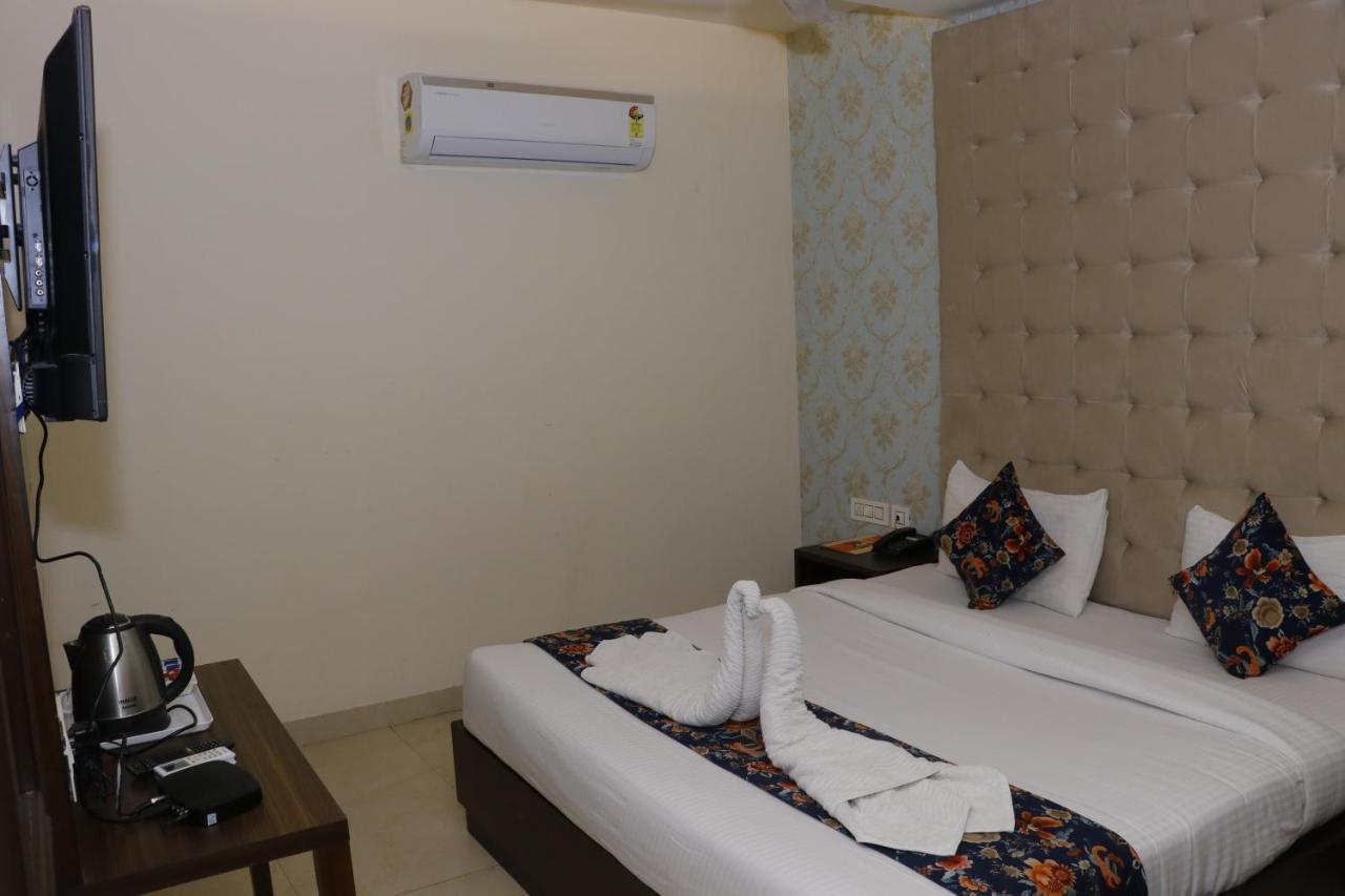 Hotel S C Residency Zirakpur Exterior foto